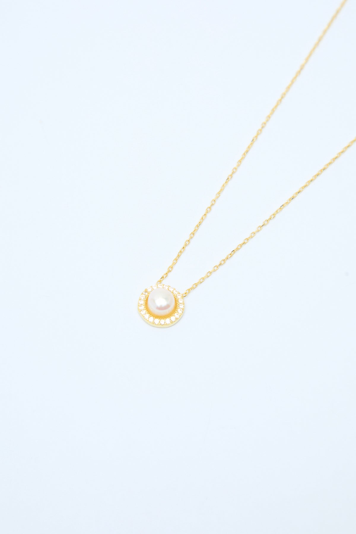 Nativ 925 Sterling Silver Zirconium and Pearl Minimal Necklace