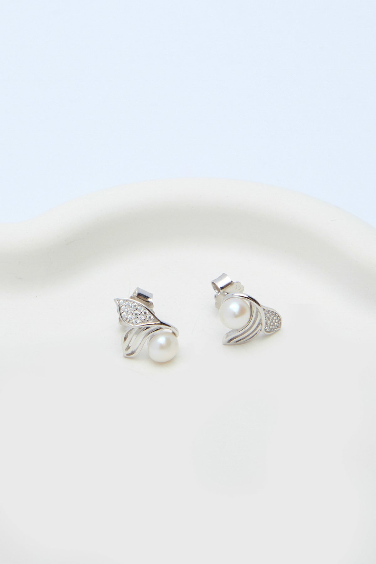 Nesta 925 Sterling Silver Pearl Leaf Earrings